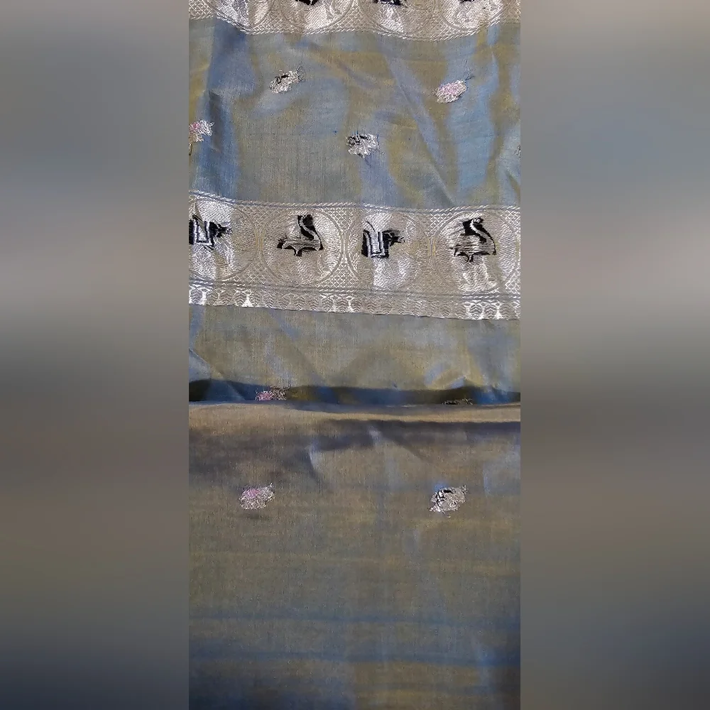 Handwoven Banarasi Pure Silk Indian Scarf Blue Gold Metallic Border